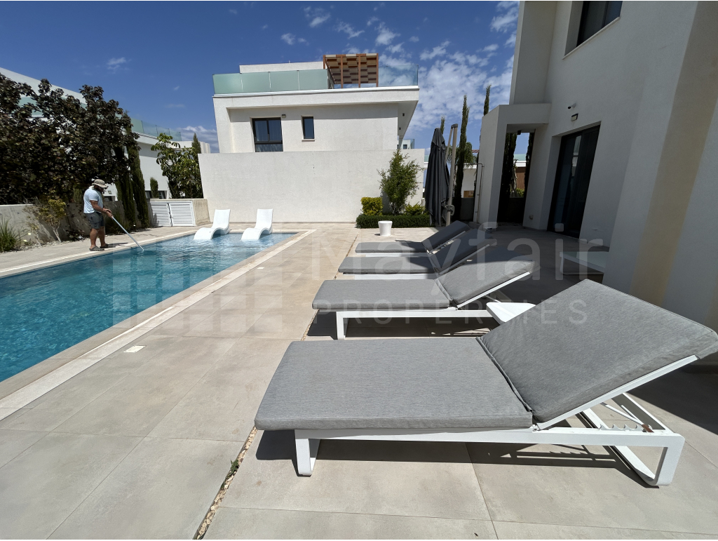 3 Bedroom Fully Furnished Villa with Private Pool for Sale in Protaras