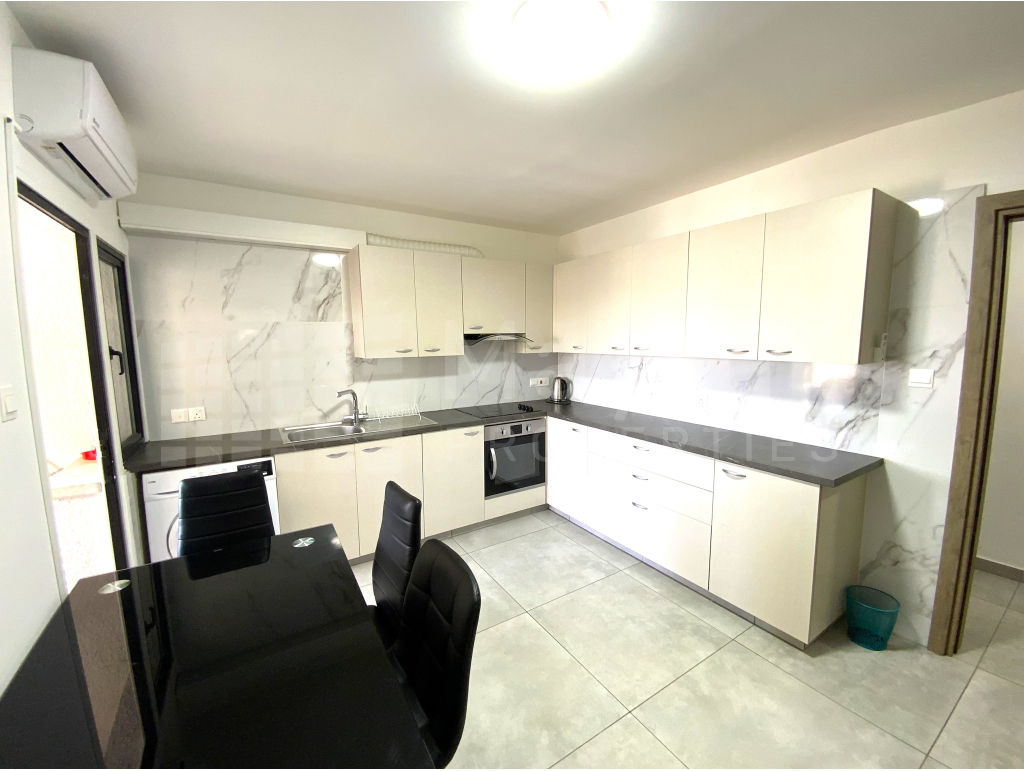 3 Bedroom Flat in Spyrou Kyprianou for Rent