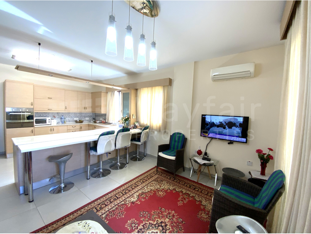 4 bedroom top floor duplex apartment 