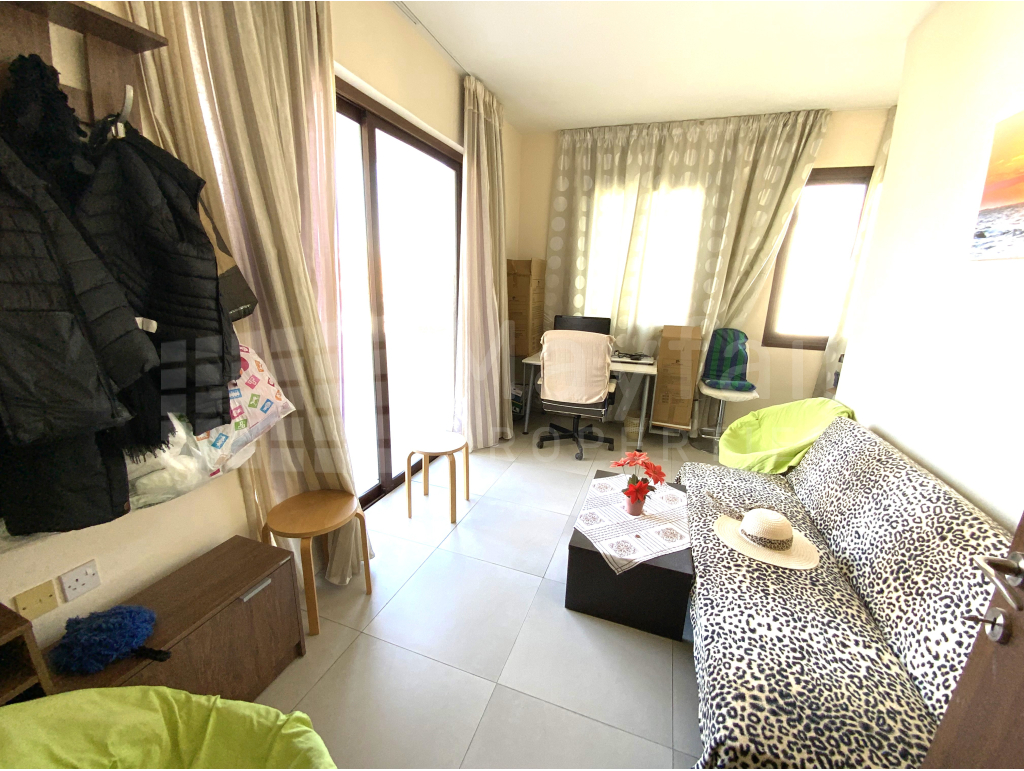 4 bedroom top floor duplex apartment 