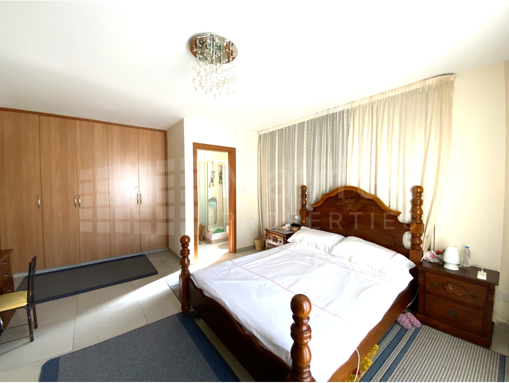 4 bedroom top floor duplex apartment 