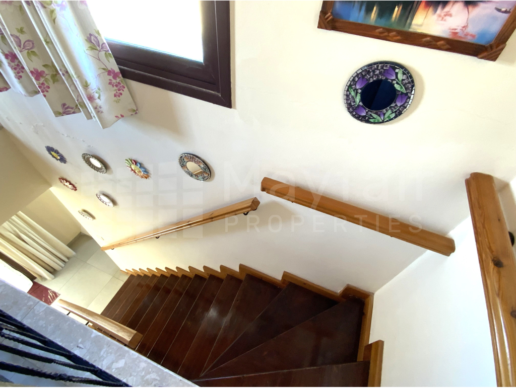 4 bedroom top floor duplex apartment 