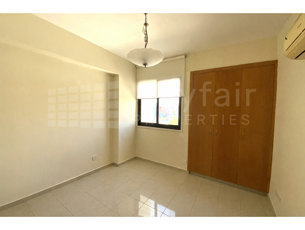 Unique 3 bedroom Penthouse plus large office with separate entrance in Town Center