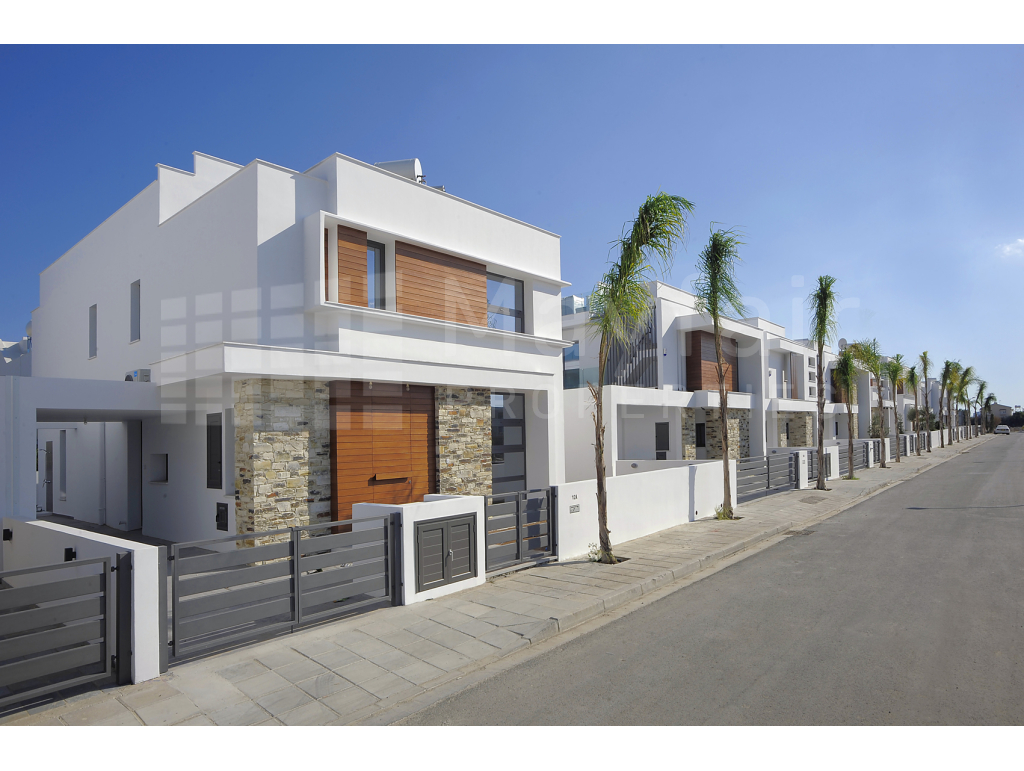 4 Bedroom House for Sale