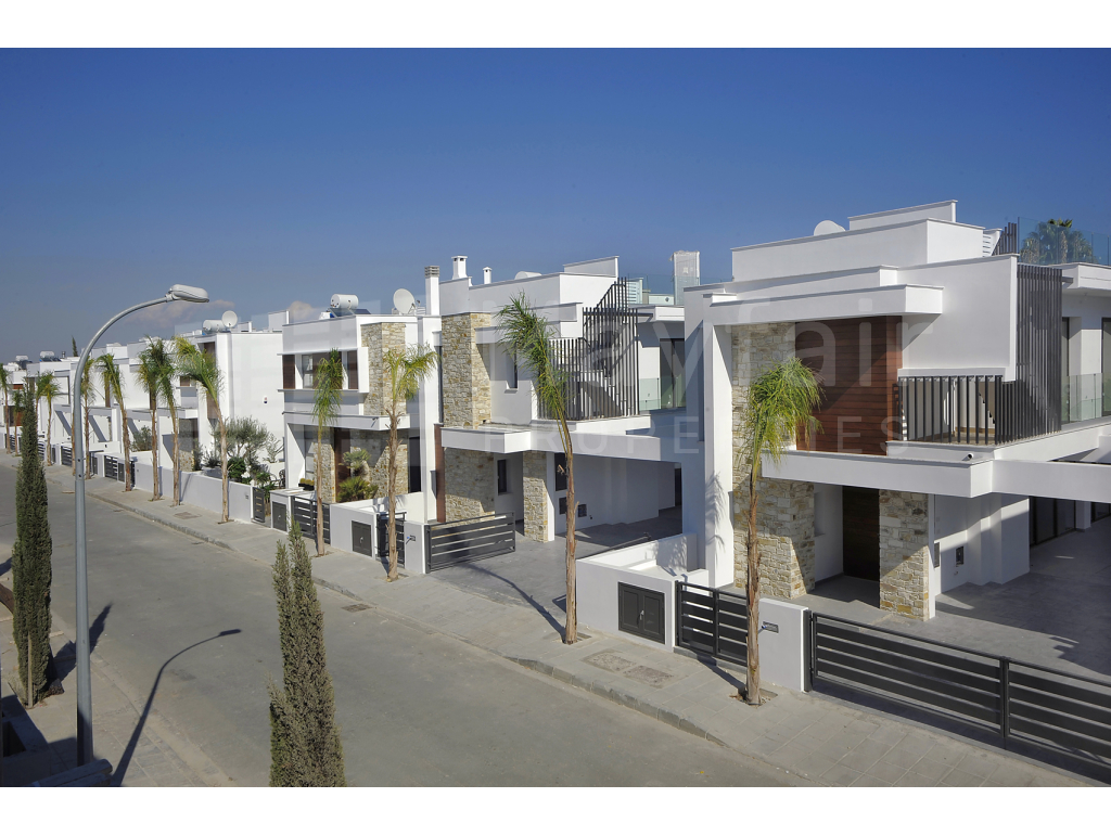 4 Bedroom House for Sale
