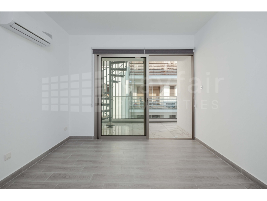 3 Bedroom Penthouse with Roof Garden for Rent in Chrysopolitissa