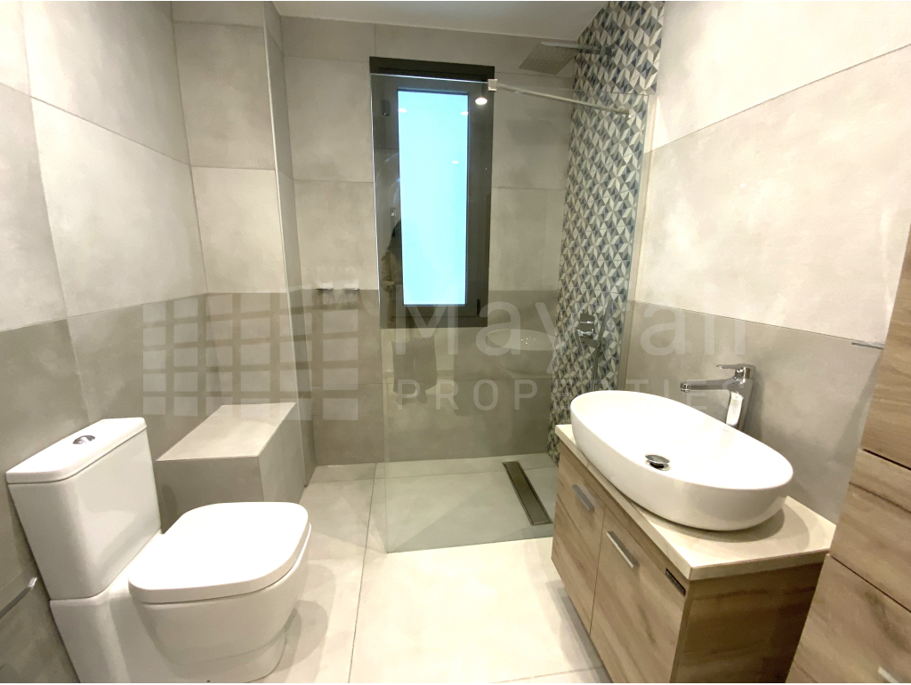 5-bedroom Luxury Villa For Sale 
