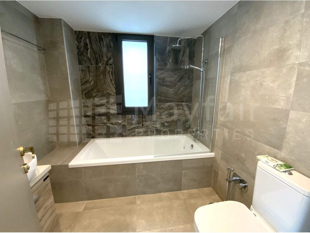 5-bedroom Luxury Villa For Sale 