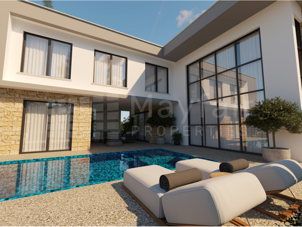 5-Bedroom Villa with Pool for Sale in Livadia