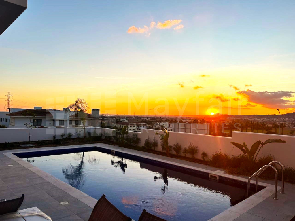 3-bedroom House with Pool for Sale in Pyla