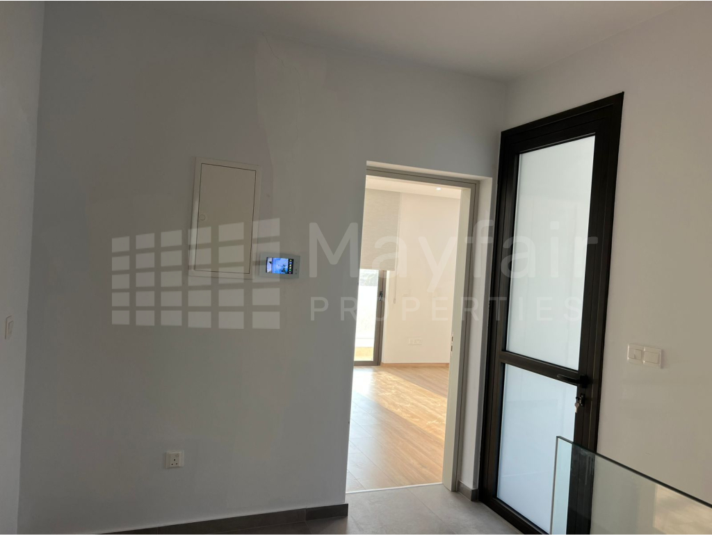 3-bedroom House with Pool for Sale in Pyla