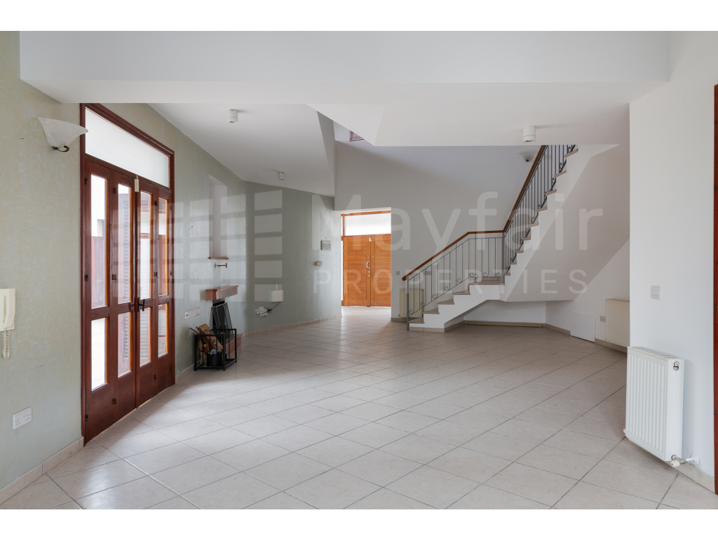 5 Bedroom Detached House For Rent in Agios Dometios
