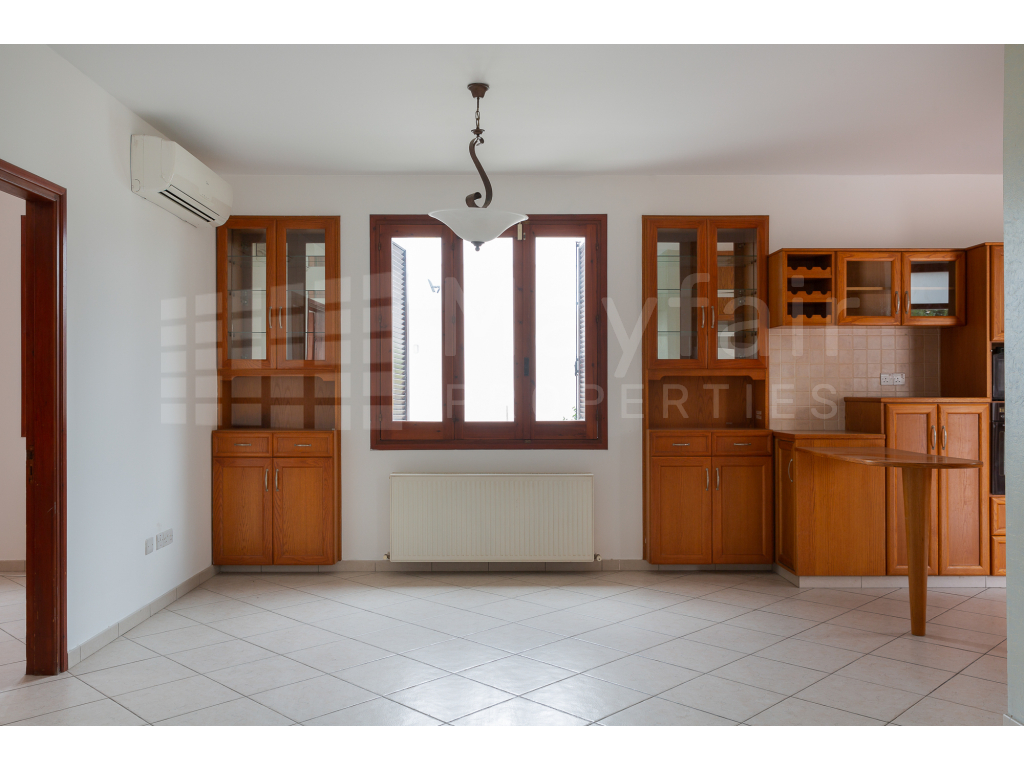 5 Bedroom Detached House For Rent in Agios Dometios