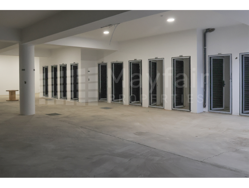 3-bedroom Apartment near Mackenzie Beach