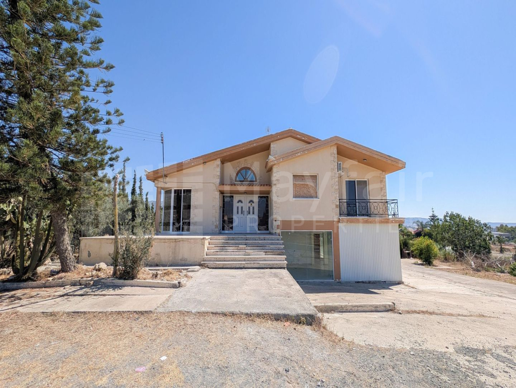 Three-Bedroom House in Parekklisia, Limassol