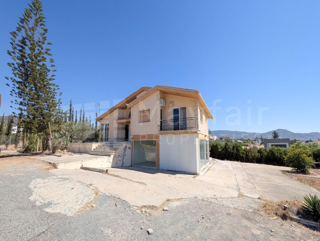 Three-Bedroom House in Parekklisia, Limassol