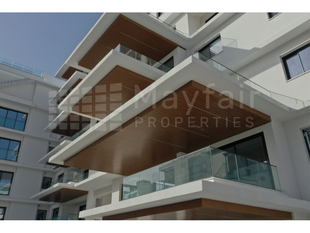 3-bedroom Apartment near Mackenzie Beach