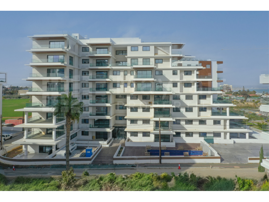 2-bedroom Apartment near Mackenzie Beach