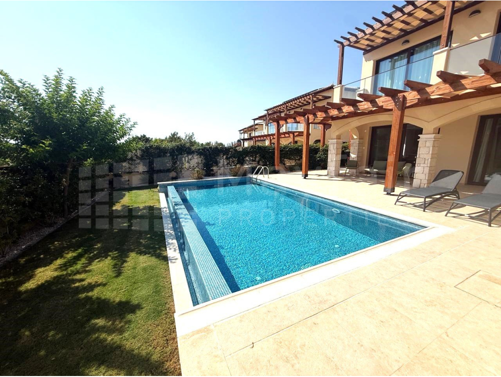 3-bedroom Superior Villa with Pool in Kouklia for Sale