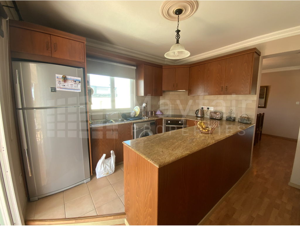 2-bedroom Apartment in Agios Nicolaos for Rent