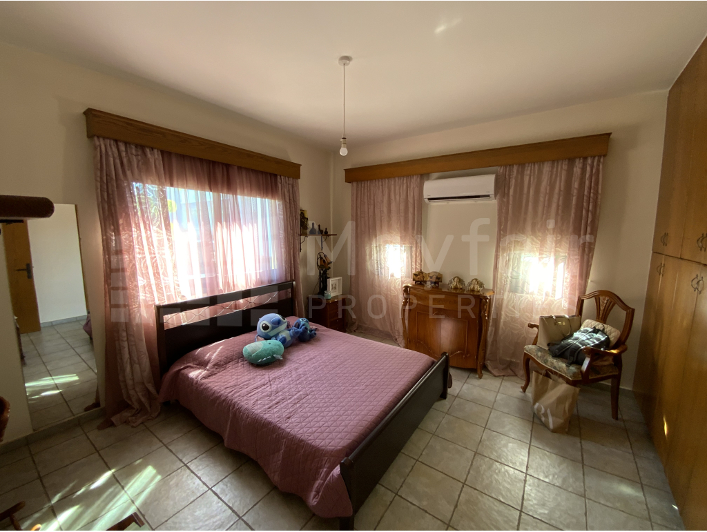 4 Bedroom Detached House for Sale in Livadia