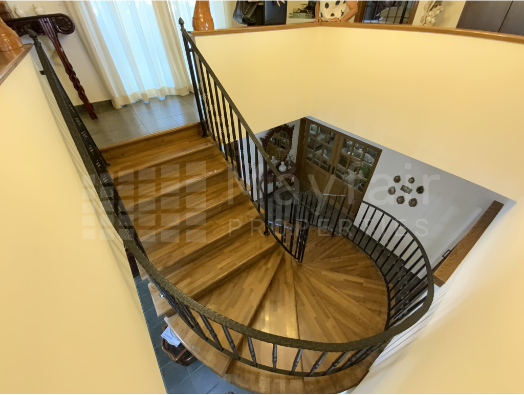 4 Bedroom Detached House for Sale in Livadia