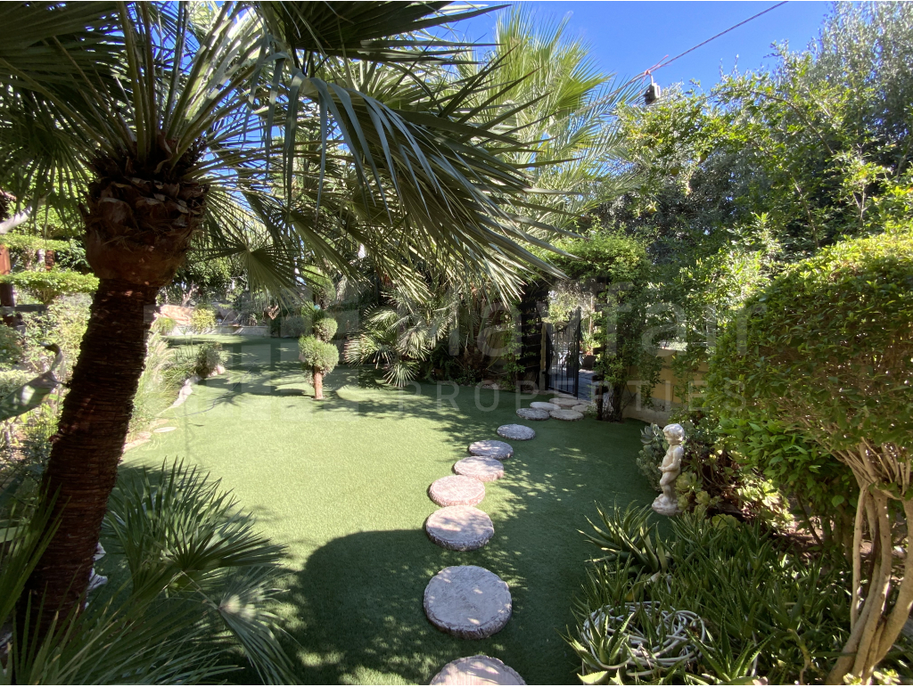 4 Bedroom Detached House for Sale in Livadia
