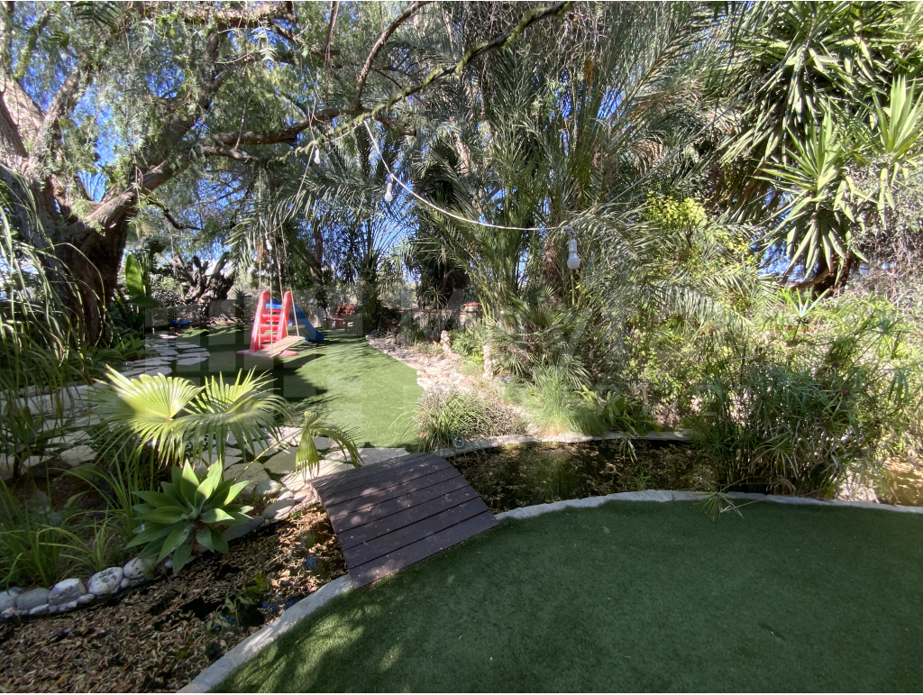 4 Bedroom Detached House for Sale in Livadia