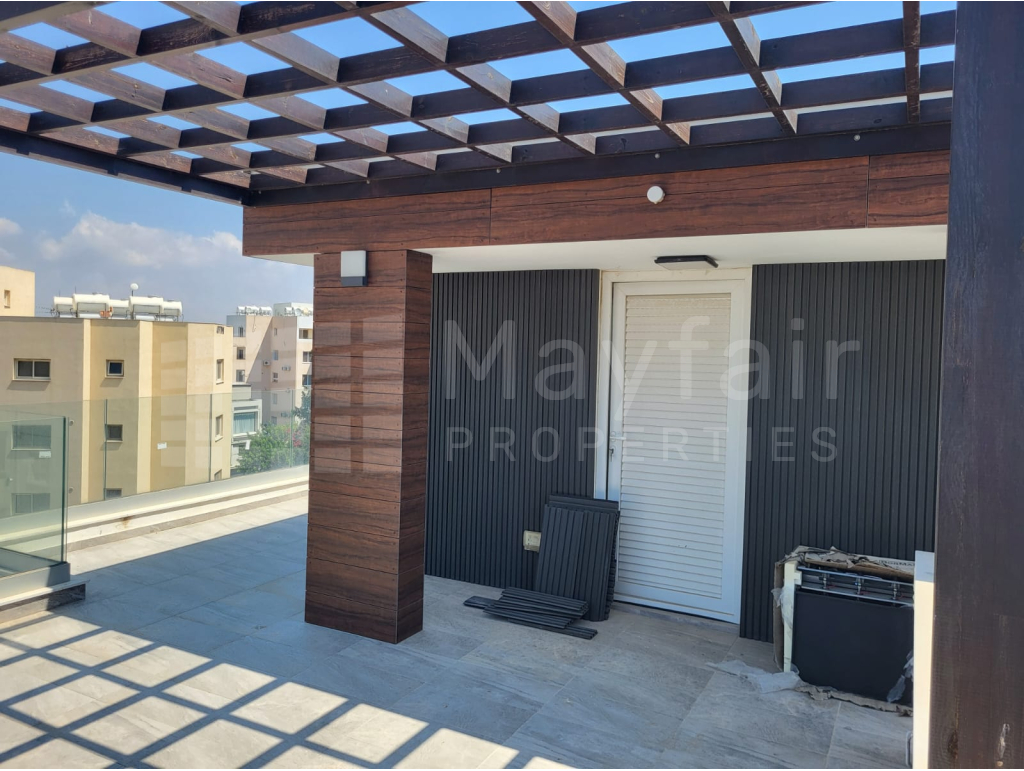 Penthouse for Exchange for Plot in Chrysopolitissa