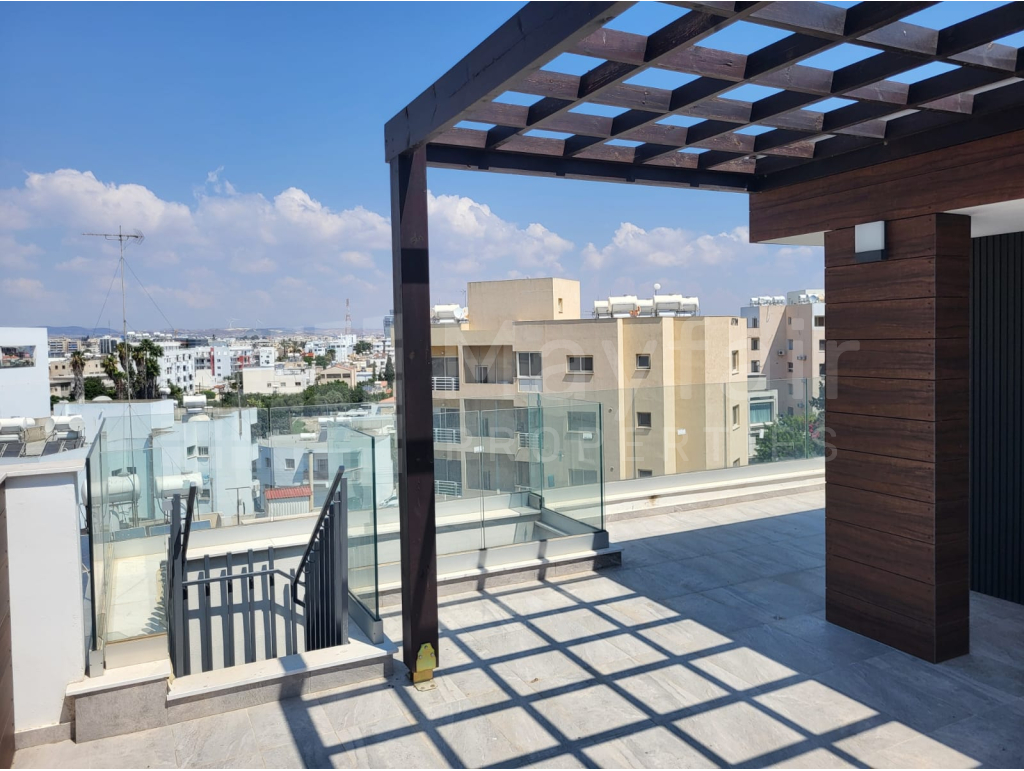Penthouse for Exchange for Plot in Chrysopolitissa