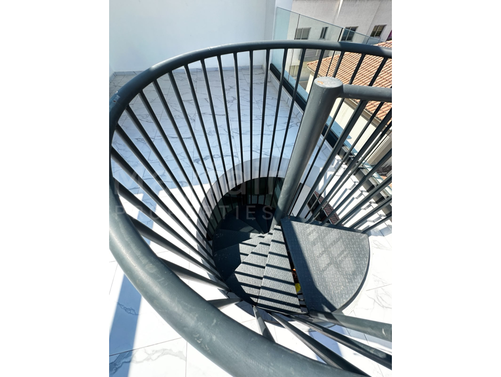 2-bedroom Penthouse with Roof Garden in Livadia for Sale