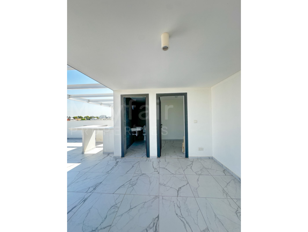 2-bedroom Penthouse with Roof Garden in Livadia for Sale