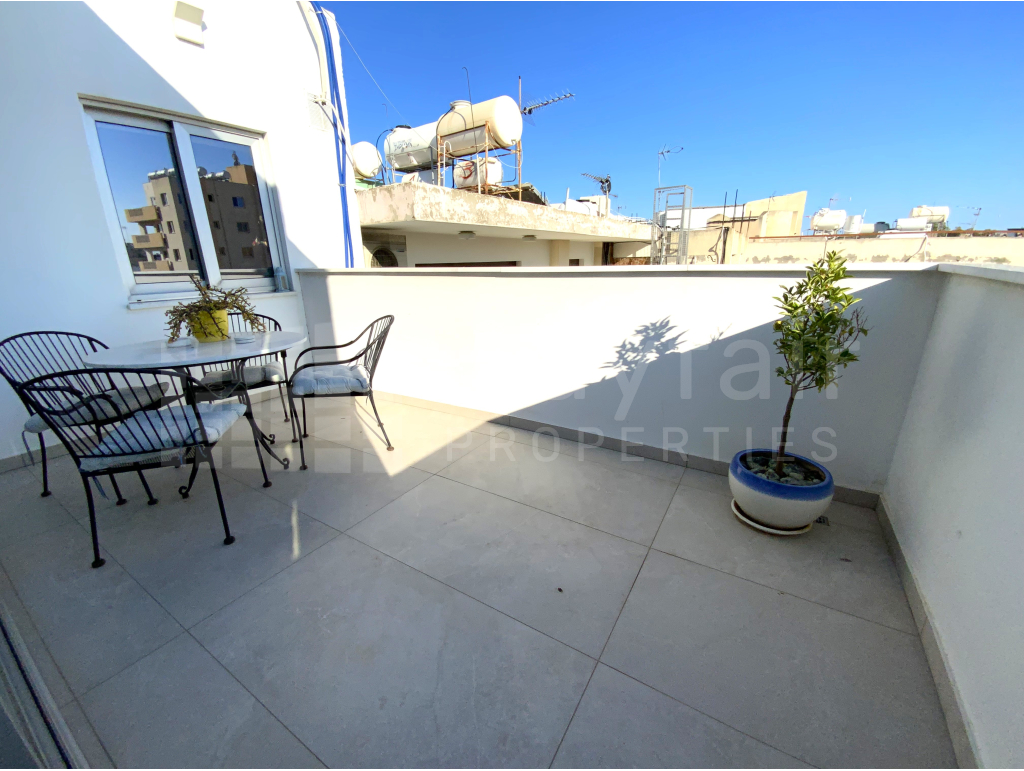 3 Bedroom Top Floor Apartment for Sale in Town Center