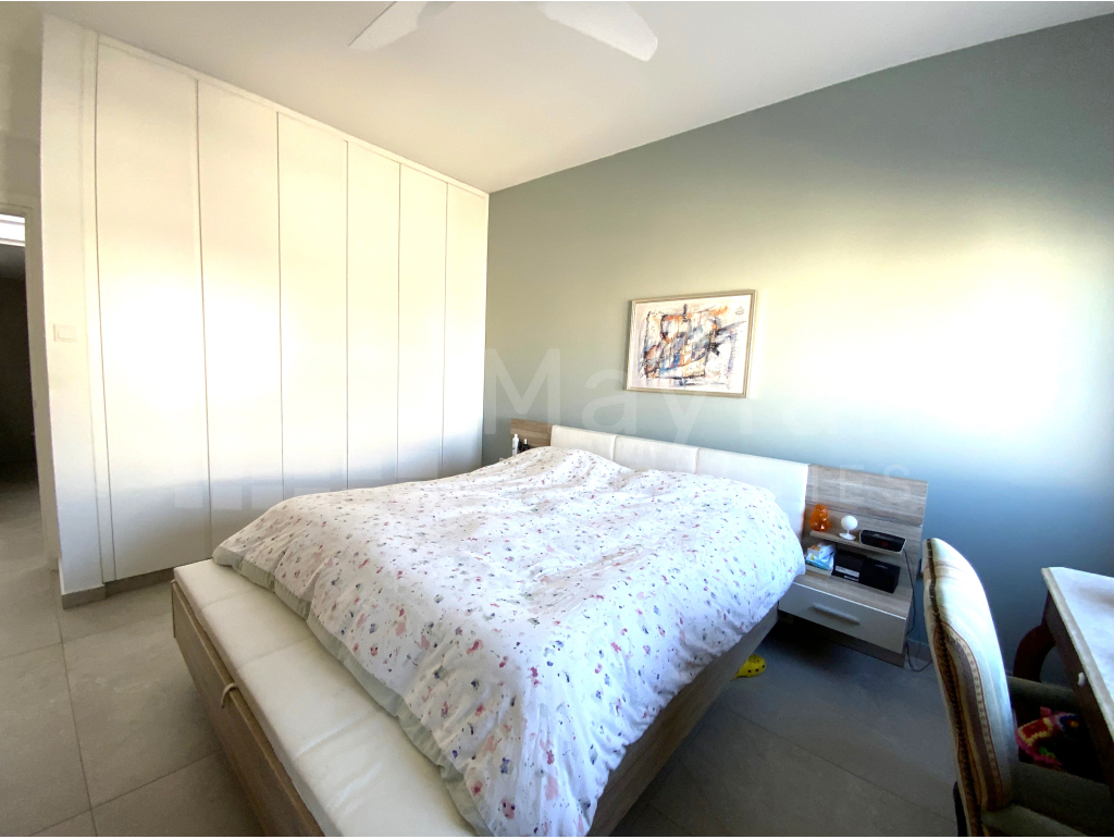 3 Bedroom Top Floor Apartment for Sale in Town Center