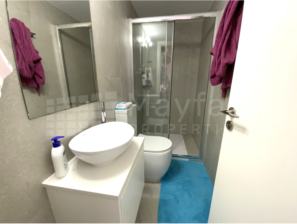 3 Bedroom Top Floor Apartment for Sale in Town Center