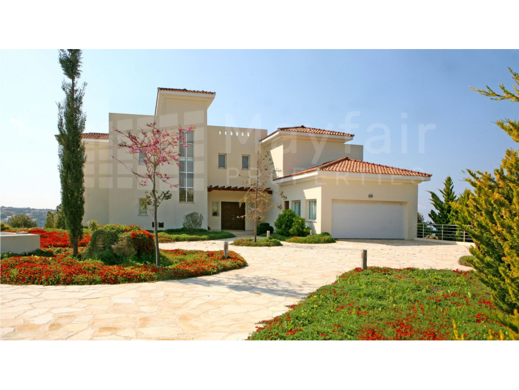 4-Bedroom Villa with Roof Terrace for Sale in Kouklia