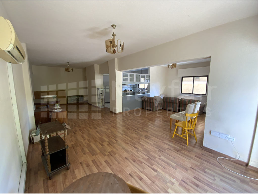 3-bedroom Apartment for Sale in Town Centre