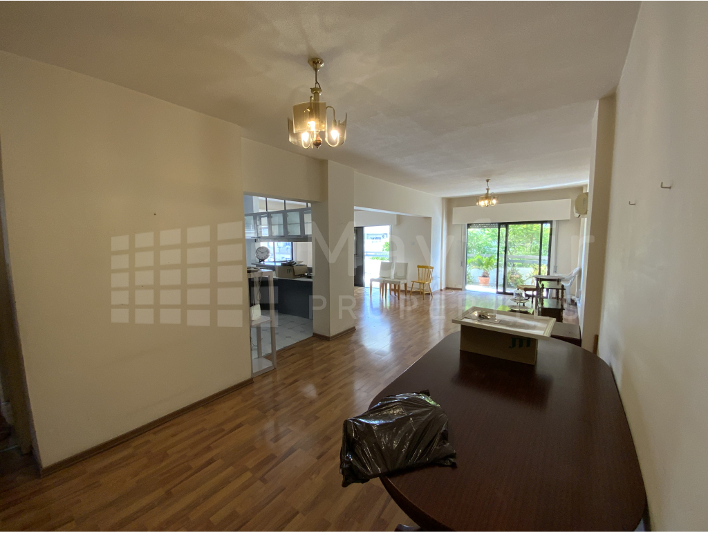 3-bedroom Apartment for Sale in Town Centre