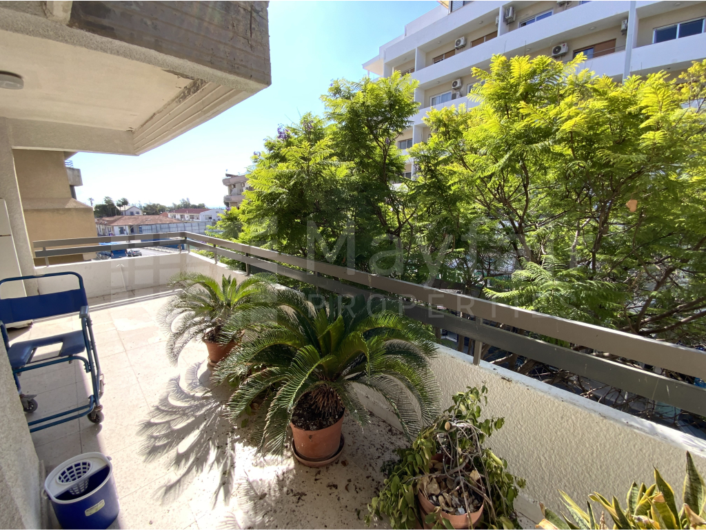 3-bedroom Apartment for Sale in Town Centre