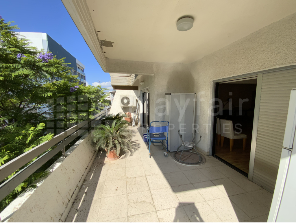 3-bedroom Apartment for Sale in Town Centre