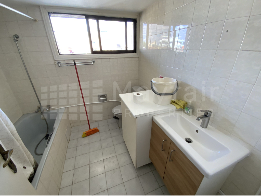 3-bedroom Apartment for Sale in Town Centre