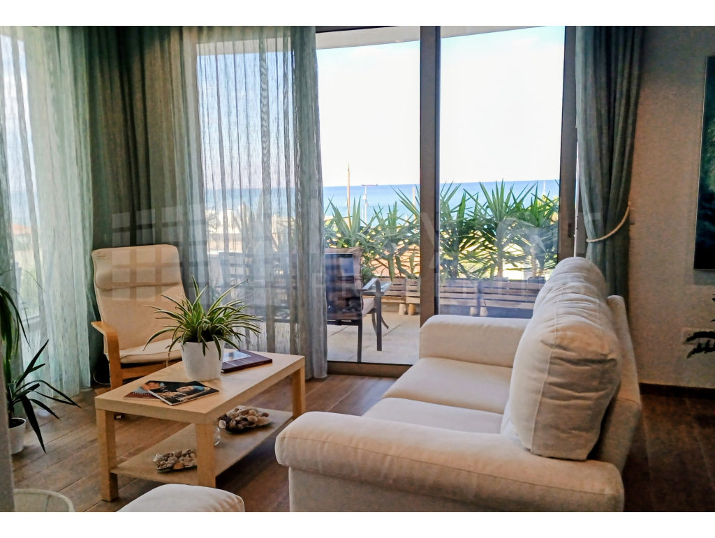 2-bedroom Seaview Apartment in Makenzy for Sale