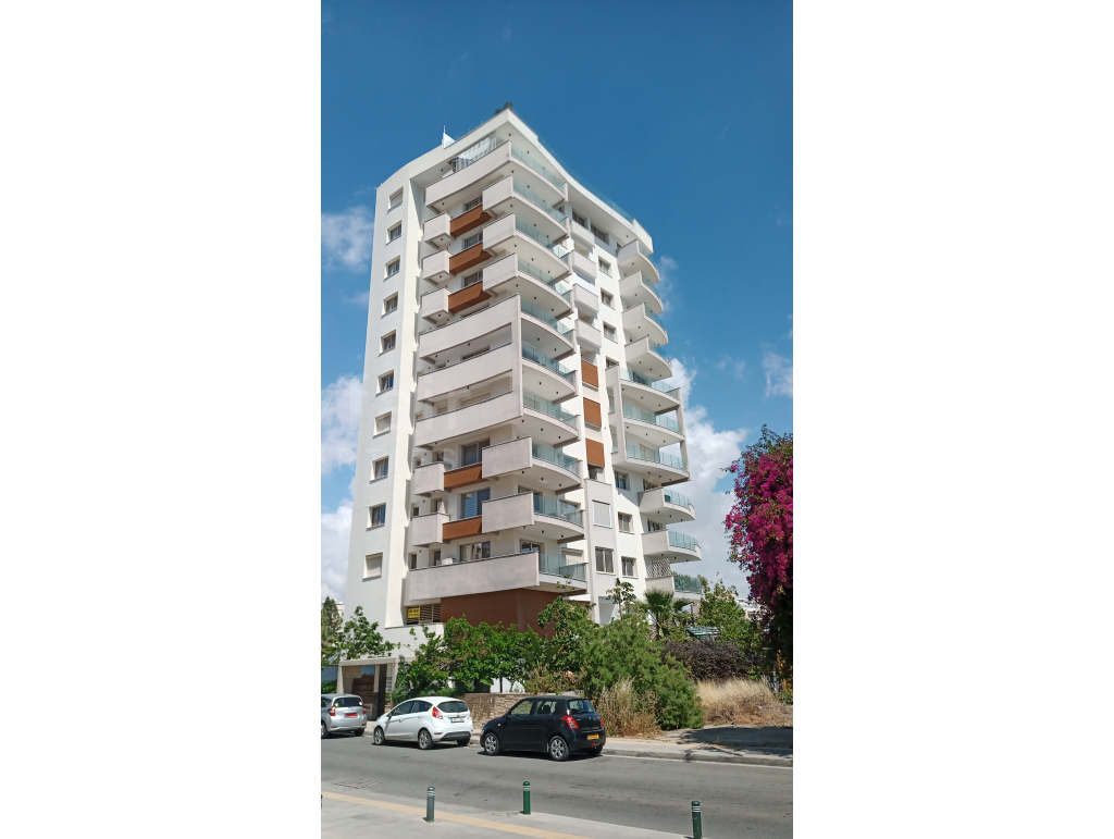 2-bedroom Seaview Apartment in Makenzy for Sale