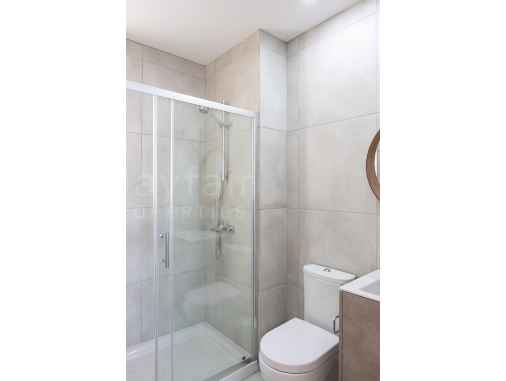 2-bedroom Apartment in Town Centre for Rent