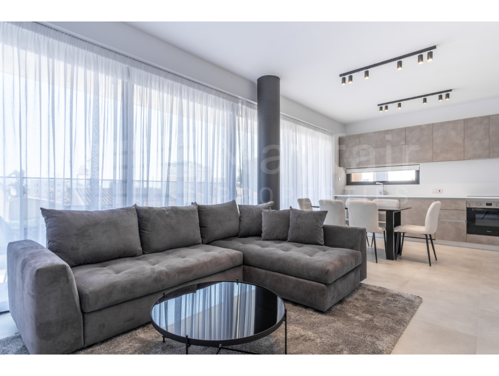 2-bedroom Apartment in Town Centre for Rent