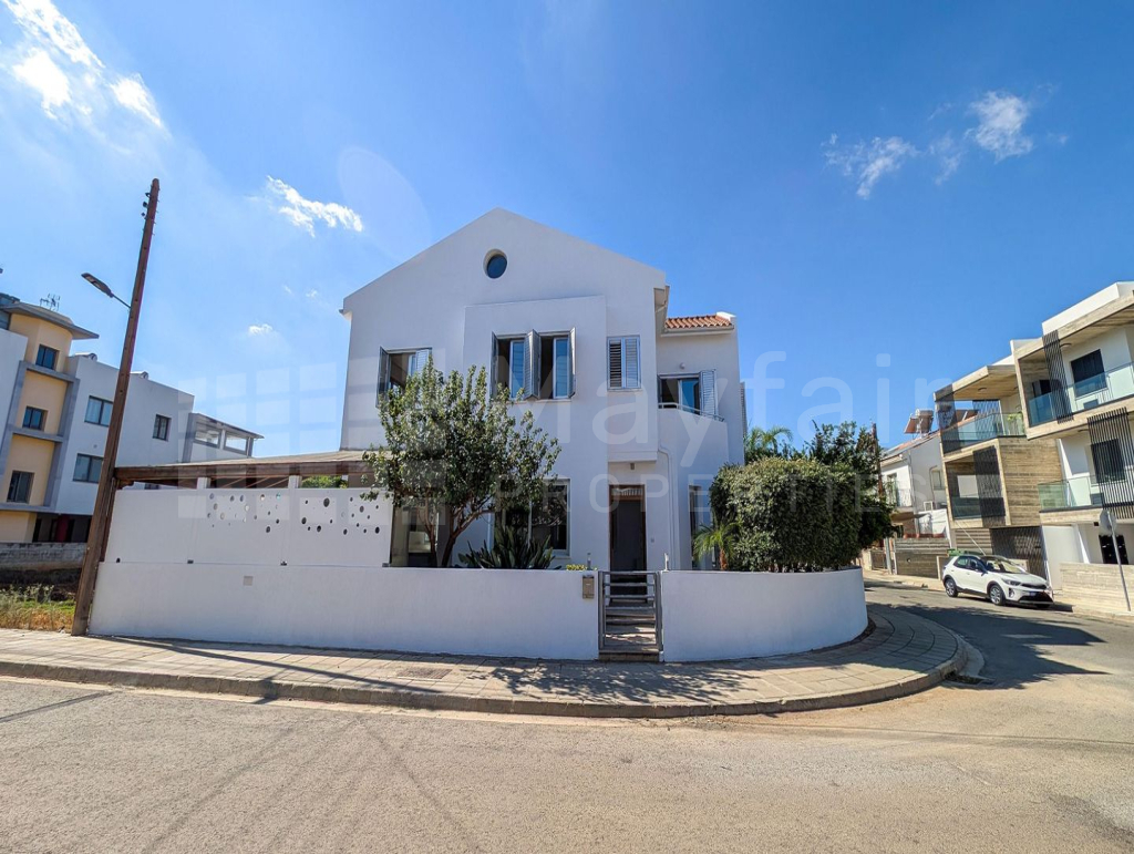 Four-Bedroom House with attic in Lakatamia, Nicosia
