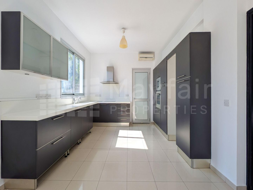 Four-Bedroom House with attic in Lakatamia, Nicosia