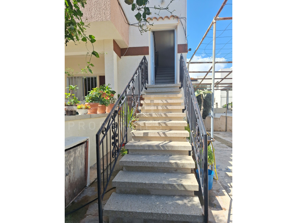 3-bedroom Apartment for Rent in Agios Nicolaos