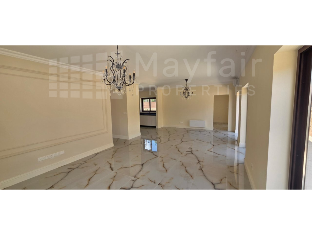 4 Bedroom House with Swimming Pool for Sale in Souni