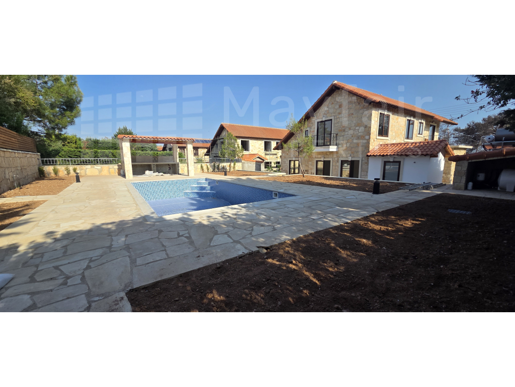 4 Bedroom House with Swimming Pool for Rent in Souni